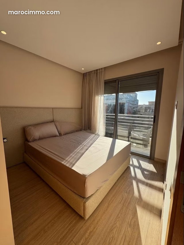 Beautiful furnished studio at the princesses with terrace — 2