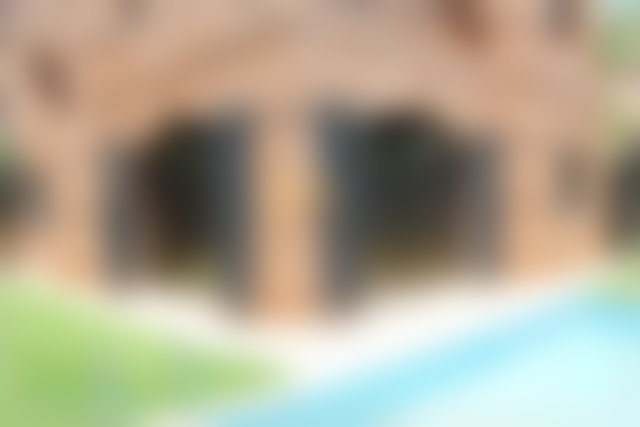 فيلا بحديقة ومسبح خاص للبيع بحي تارݣة في مراكش — 5