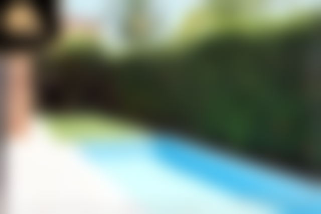 فيلا بحديقة ومسبح خاص للبيع بحي تارݣة في مراكش — مراكش