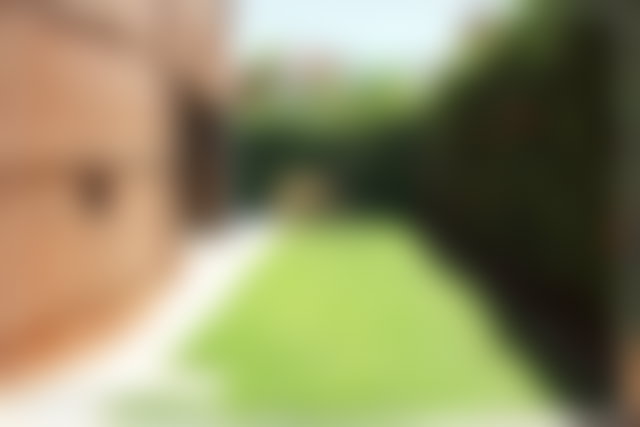 فيلا بحديقة ومسبح خاص للبيع بحي تارݣة في مراكش — 3