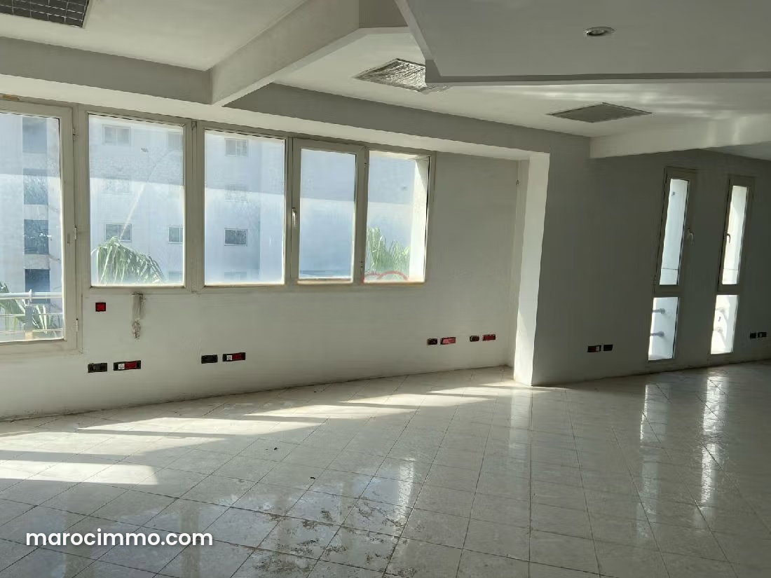Immeuble de bureaux neuf 2666 m², Mers Sultan, Casablanca — Casablanca