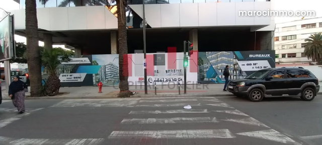 Exclusivité local commercial premium de 526 m la façade sur Moulay Youssef est de 21 m linéaire et celle de Ziraoui est de 10 m linéaires a la location — 2
