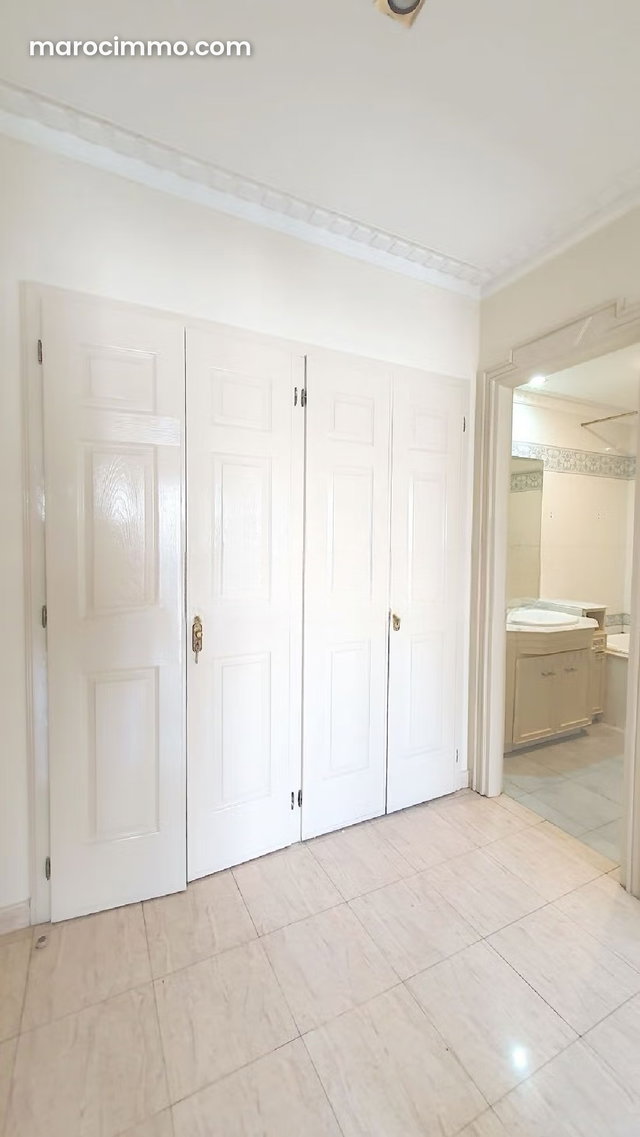 Appartement à Vendre de 166.0 m² à Casablanca, Racine — 3