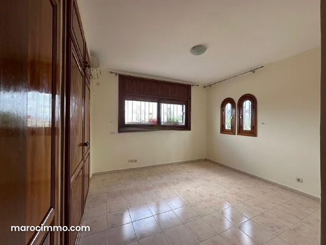 Villa à Louer de 421.0 m² à Rabat, Riyad Extension — 4