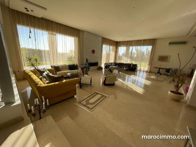 Villa à Vendre de 9967.0 m² à Nouaceur, Ouled Hebik — 2