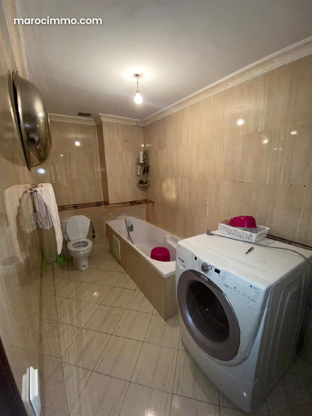 Appartement à Vendre de 125.0 m² à Casablanca, Derb Omar — 2