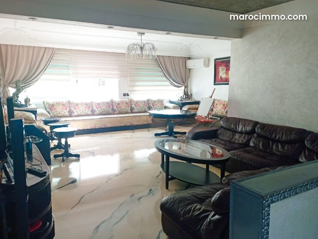 5-Room Apartment in Al Batha, Casablanca, with Garage and Elevator — Casablanca