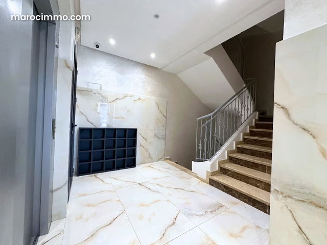 Appartement à Vendre de 89.0 m² à Casablanca, Liberte — 2