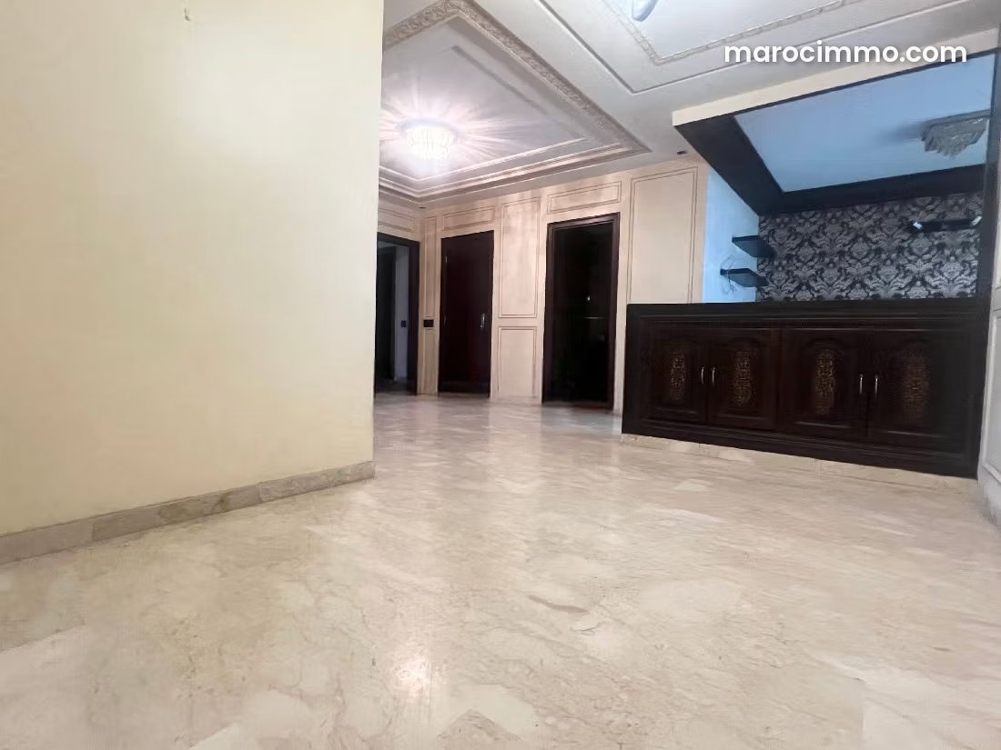 5-Room Apartment in Racine, Casablanca, Quiet and Well Located — Casablanca