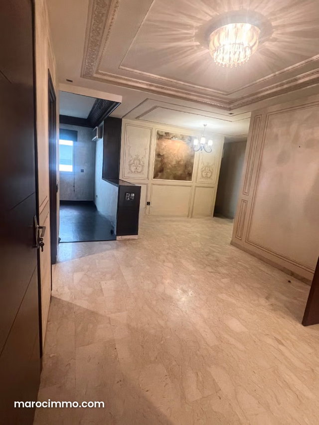 Appartement à Vendre de 139.0 m² à Casablanca, Racine — 3