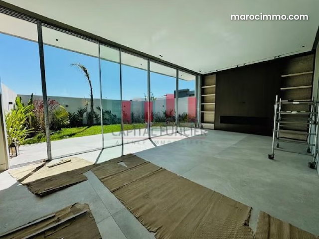 Luxury Villa for Rent in Ain Diab. 4 Bedrooms. Fully Equipped with Pool and Fireplace — 2