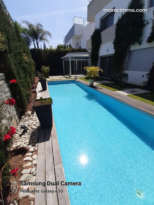 Villa a vendre avec piscine 415m² Bouskoura — Bouskoura