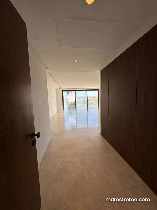À aeria mall bel Appartement vide à louer — الدار البيضاء