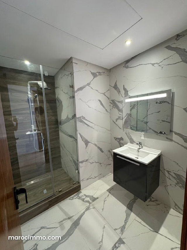 À aeria mall bel Appartement vide à louer — 5