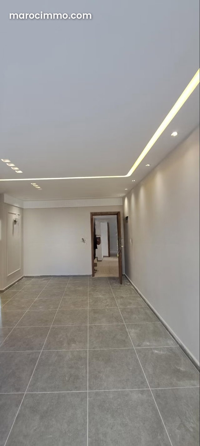 Superbe appartement à vendre à Martil. 2 chambres agréables. Meublé — 2