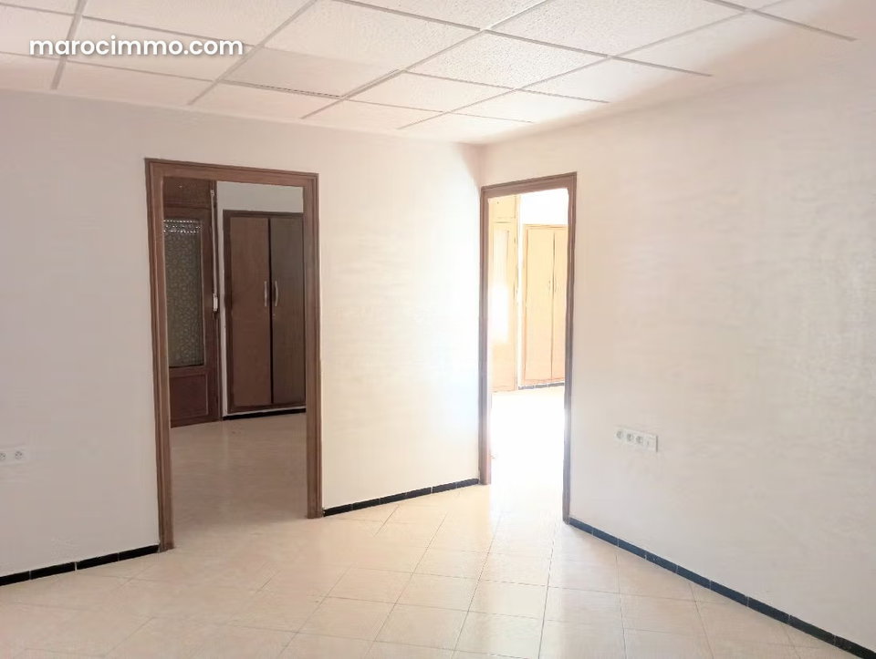 Bel appartement / Bureau à louer