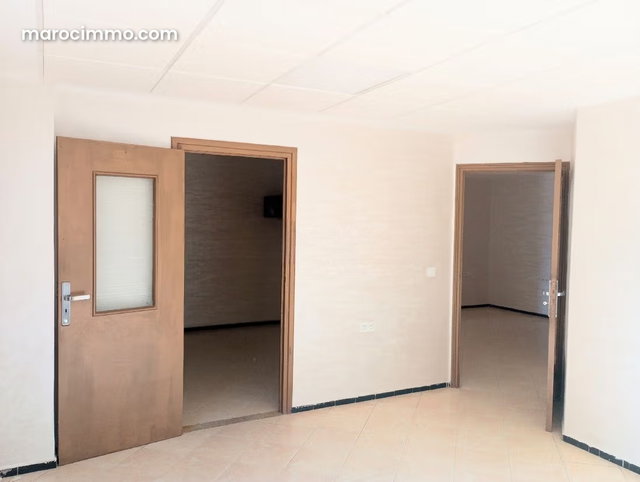 Bel appartement / Bureau à louer — 5