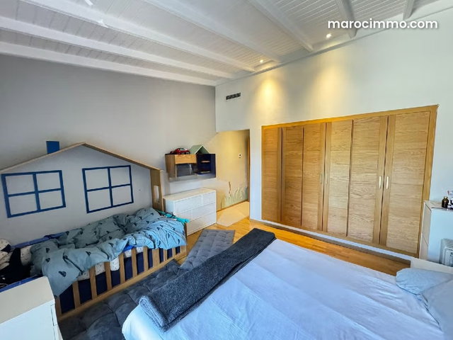 Magnificent villa for sale in Ville Verte. Total area 240 m². Pool and air conditioning — 5