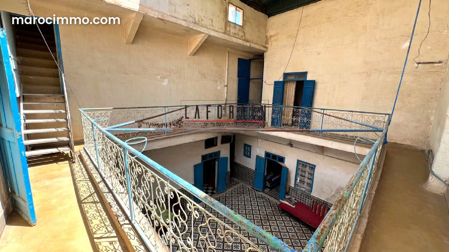 رياض بباحة واسعة للبيع في درب شتوكة مراكش — مراكش