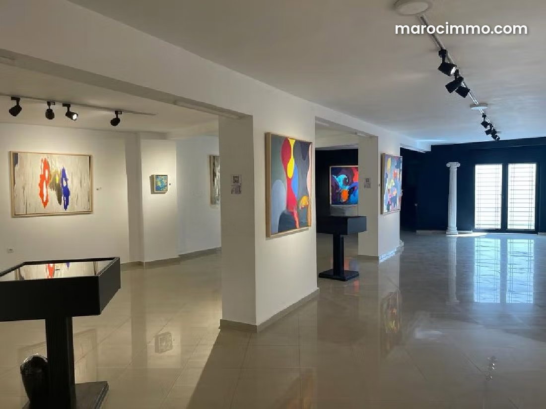 583 m² Commercial Premises, Racine, Casablanca — Casablanca