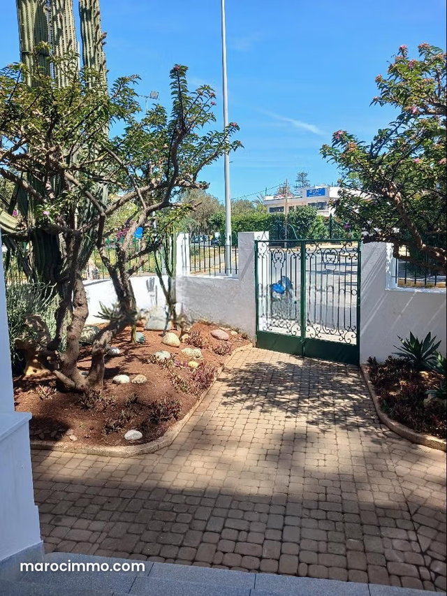 Commercial Office Villa for Rent in Polo, Casablanca — 4