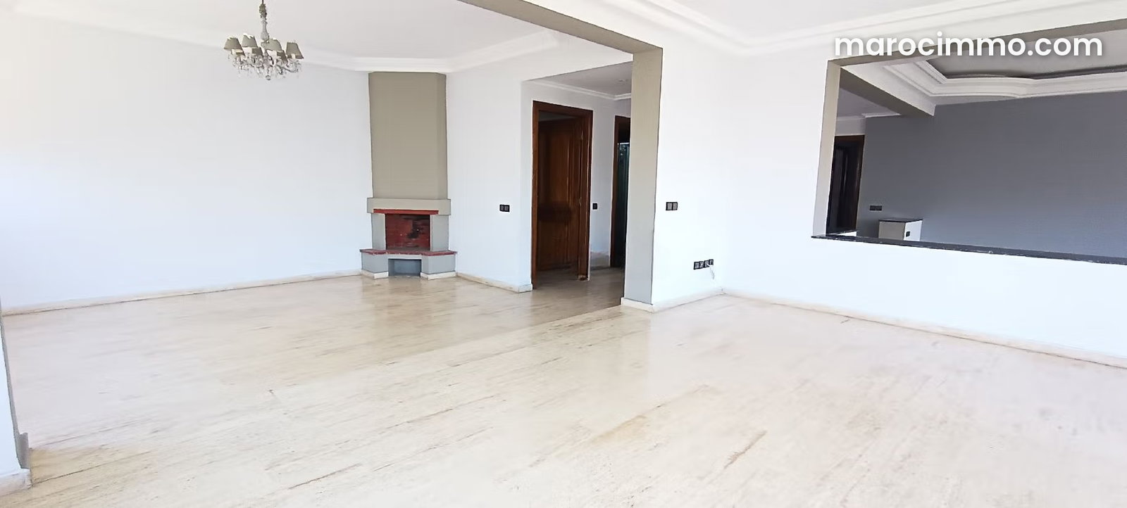 300 sqm family apartment for rent in Racine, Casablanca — Casablanca