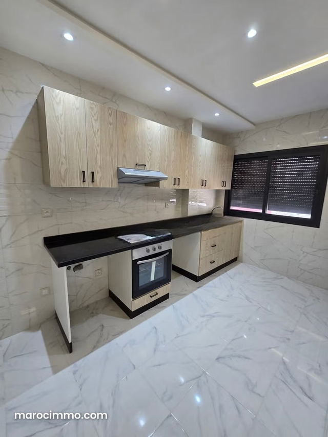 Vend appartement à Martil. 2 belles chambres. Cuisine entièrement équipée. — Martil