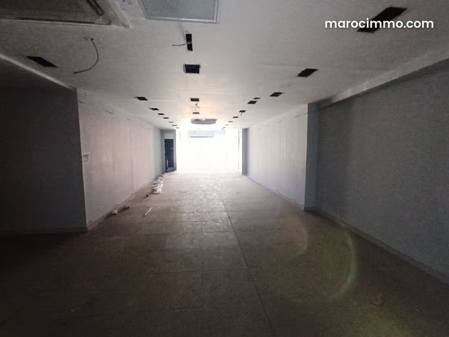 Local commercial de 700m2 à la location en plein Bd Abdelmoumen — 3