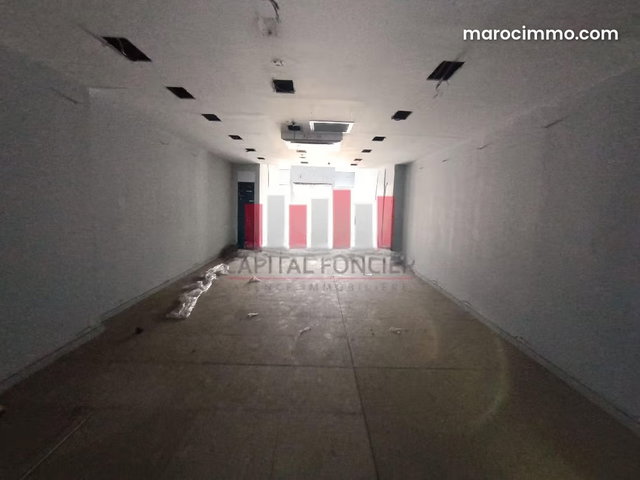 Local commercial de 700m2 à la location en plein Bd Abdelmoumen — 2