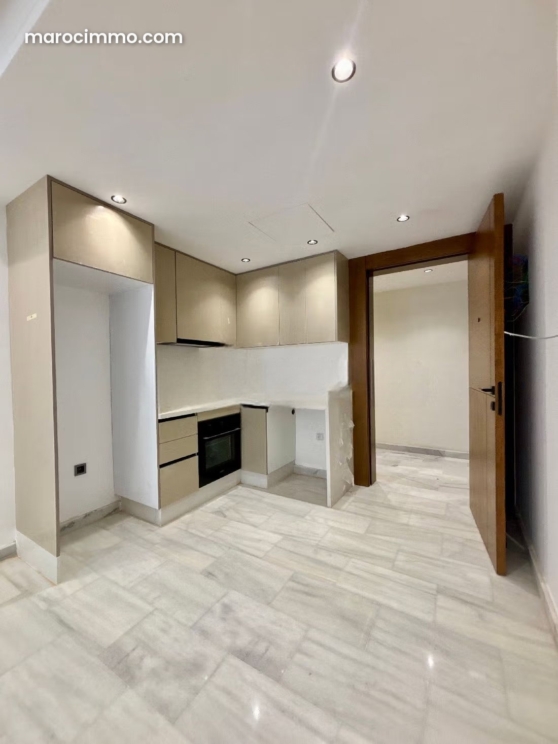 One-Bedroom Apartment in Palmier, Casablanca, with Parking and Security — Casablanca
