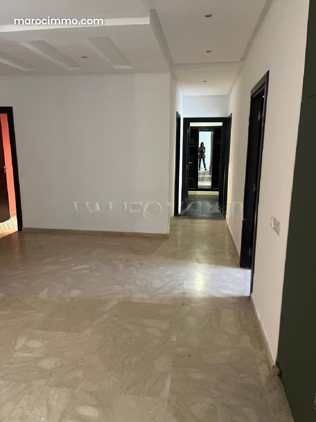 Location superbe appartement rez de jardin 3chambres Ain Diab, Casablanca — 3