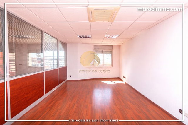 Bureau à Route de Casablanca, Ascenseur Parking sous sol, Marrakech: à vendre — 5