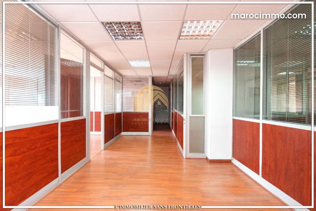 Bureau à Route de Casablanca, Ascenseur Parking sous sol, Marrakech: à vendre — 2