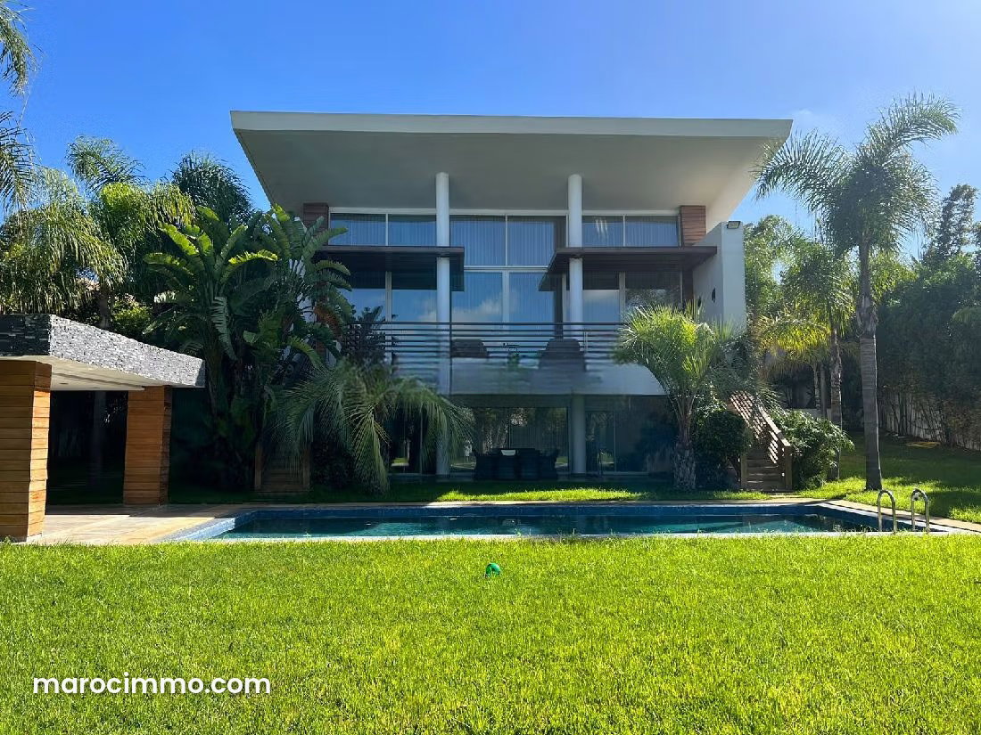 1,760 m² villa with 4 suites for sale in Ville Verte, Bouskoura — Bouskoura