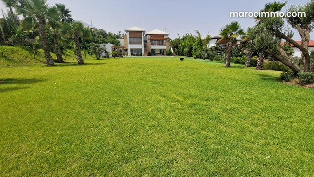 Exceptionnelle villa de maître front golf — 3
