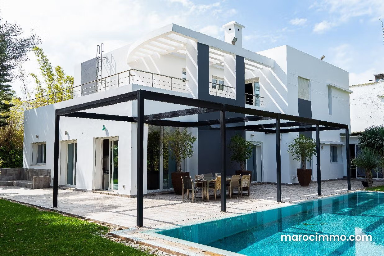 450 sqm villa on an 881 sqm garden plot, Central Bouskoura — Bouskoura