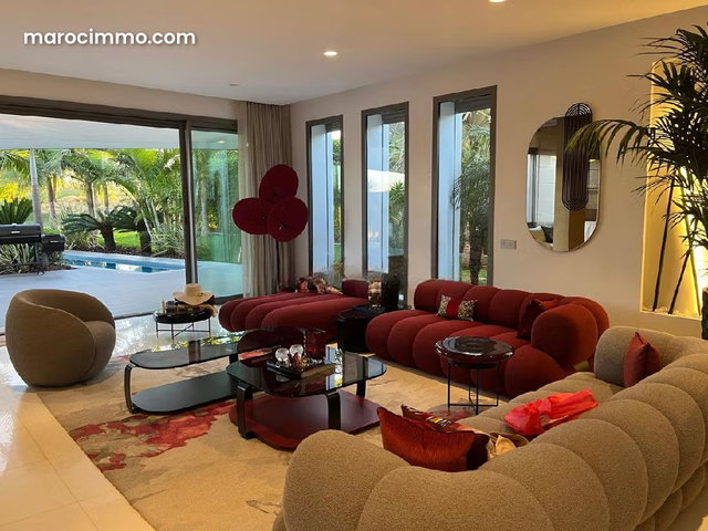Prestigious villa for sale front golf — 4