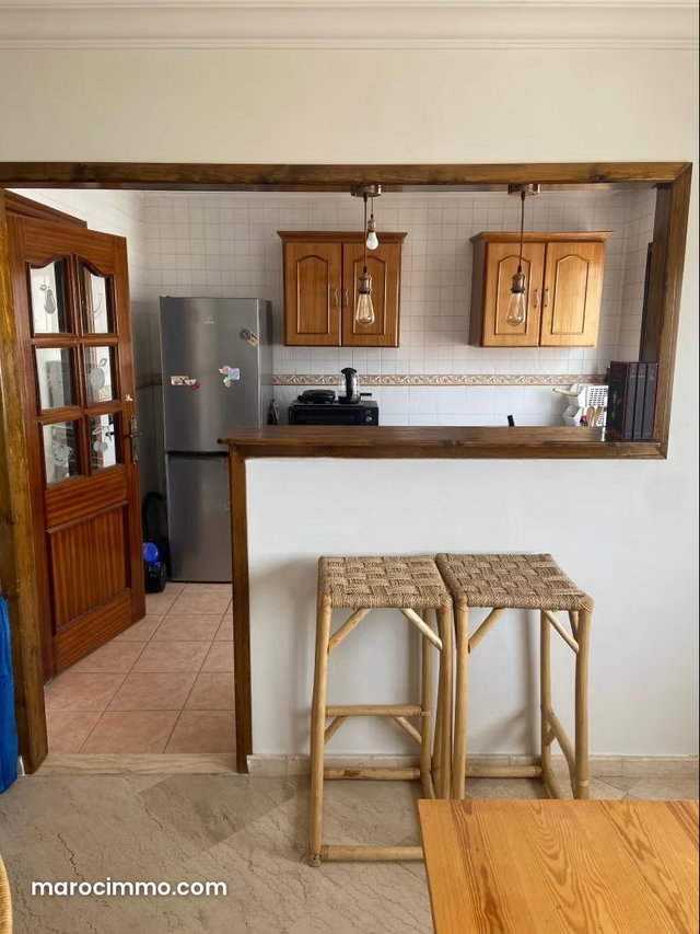 Joli Appartement Meublé À Louer — 5