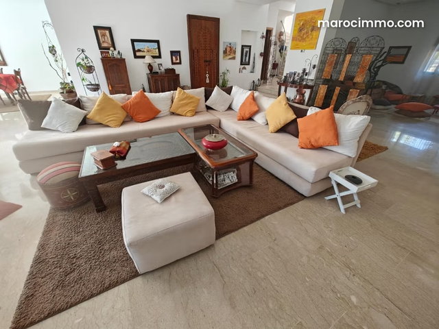 Maison de luxe à vendre à Ville Verte. 7 pièces. Belle terrasse et jardin — 5