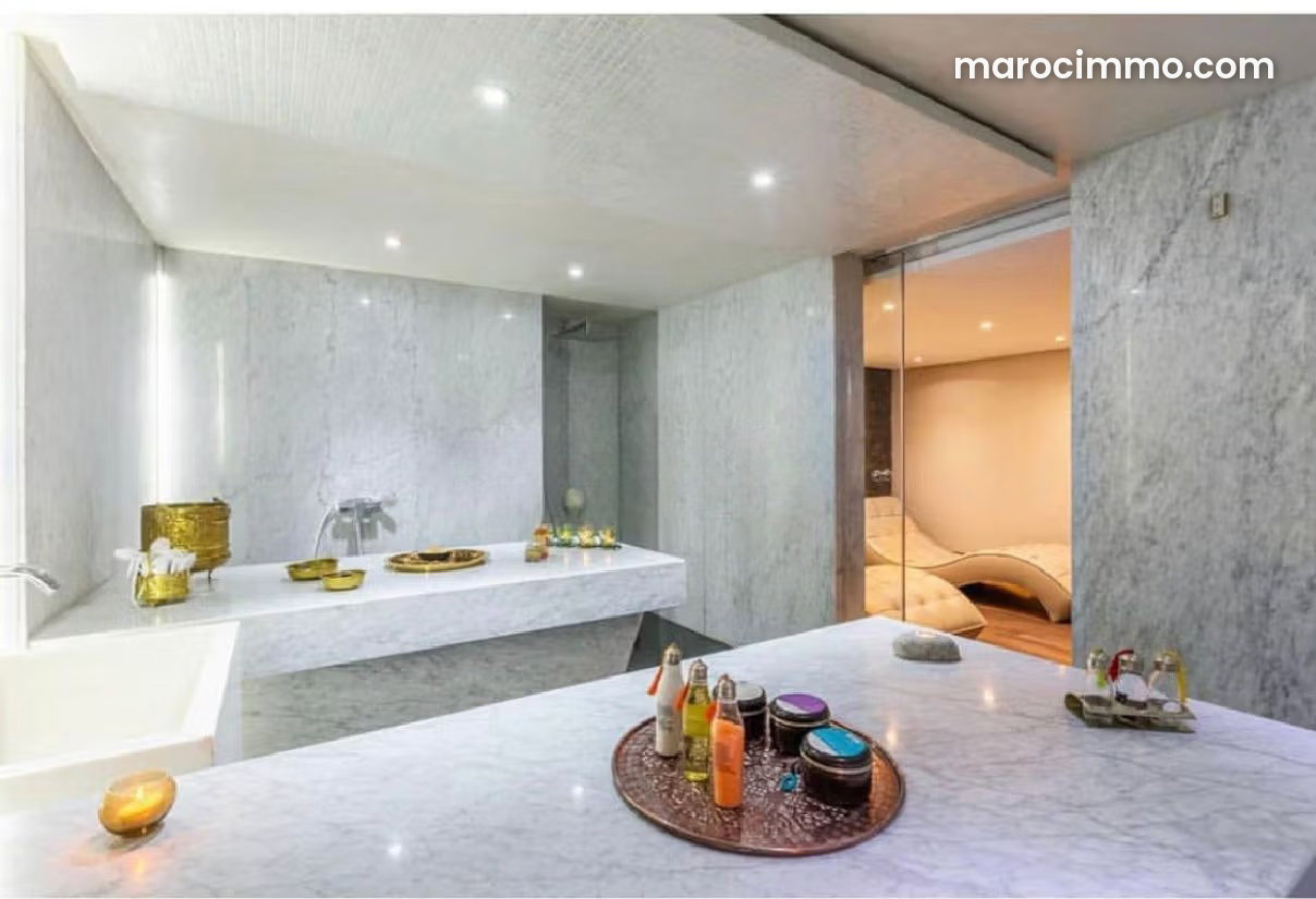 Spa équipé 89 m² + mezzanine, Guéliz, Marrakech — Marrakech