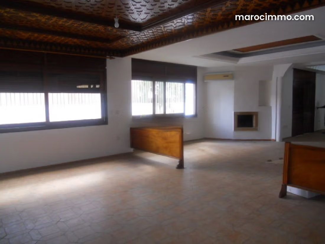 4-Bedroom Villa with Fireplace for Rent in C.I.L., Casablanca — Casablanca