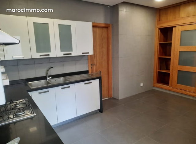 Vente d'un bel appartement ensoleillé à Racine. 4 pièces — 4