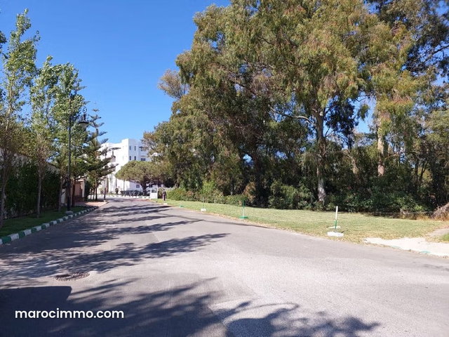 Très beau Terrain titre 2300 m2 du Golf — 2