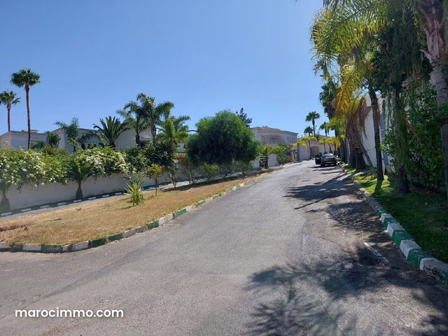 Très beau Terrain titre 2300 m2 du Golf — 4