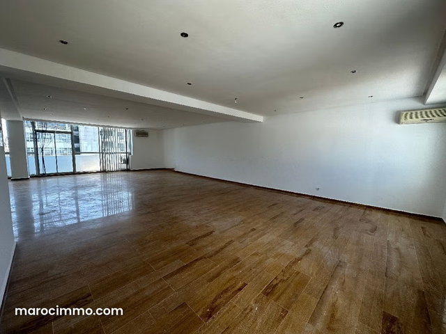 Beaux bureaux à louer à Maârif. Surface totale 120 m². Avec garage et ascenseur — 4