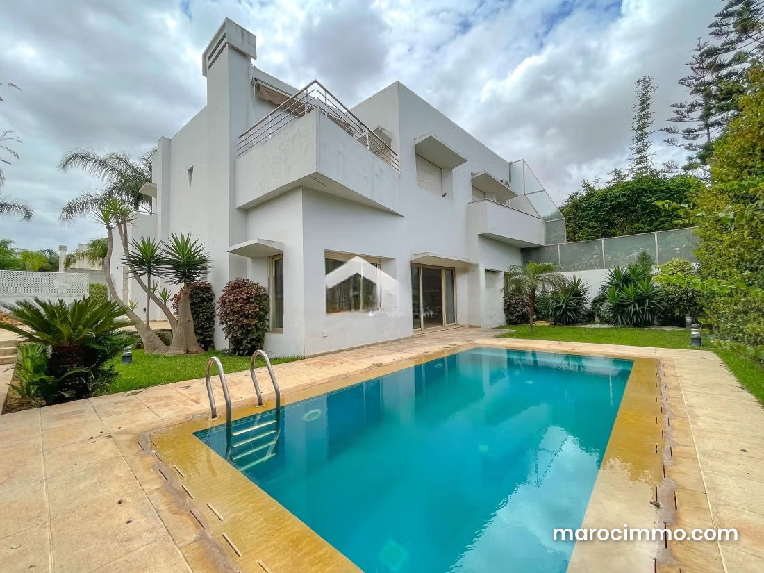 Villa 700 m² avec piscine à louer, Californie, Casablanca — Casablanca