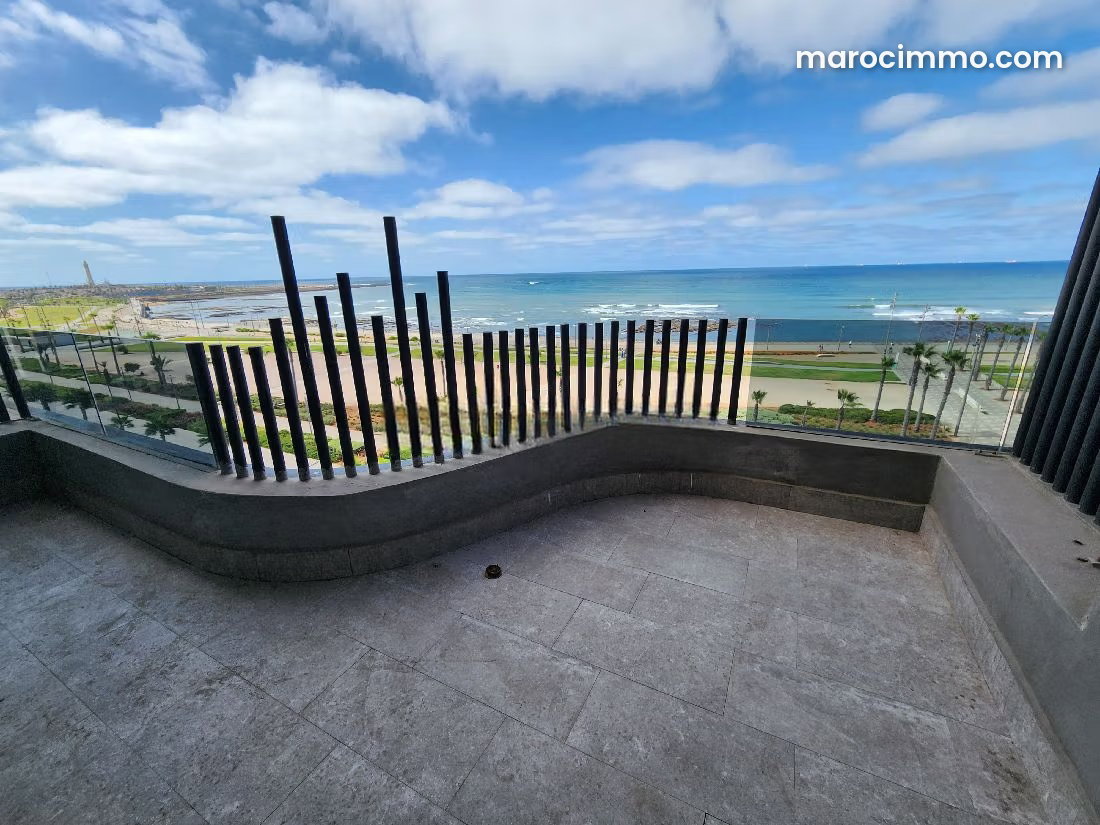 Bureau 80 m² vue mer, Marina Casablanca, terrasse et parking — Casablanca