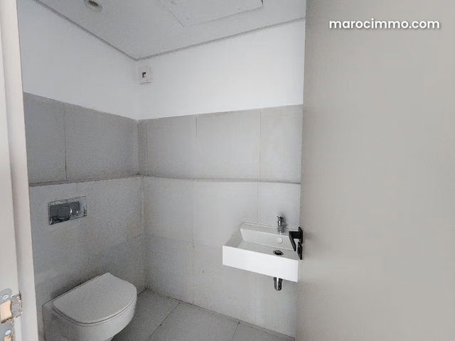 Bureau 80 m² vue mer, 5e étage — 5