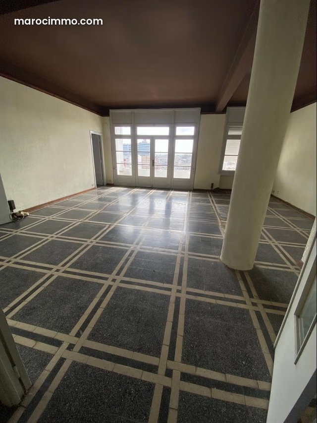 Art Deco Apartment for Sale — 5