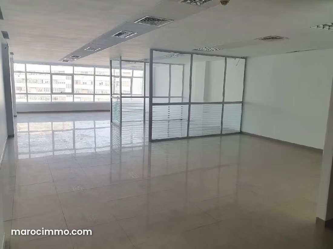 100 m² Office with Street-Facing Storefront on Boulevard, Casablanca City Centre — Casablanca